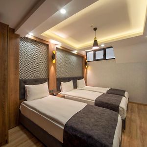 Chambre Triple Économique au Sous-Sol